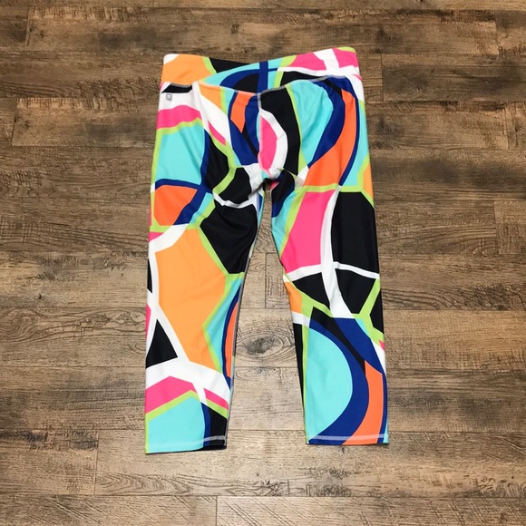 Fabletics Neon Abstract Geo Print Crop Leggings - Picture 5 of 6